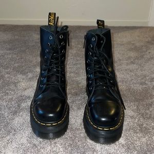 Doc Martens - Jadon Boot Smooth Leather Platforms